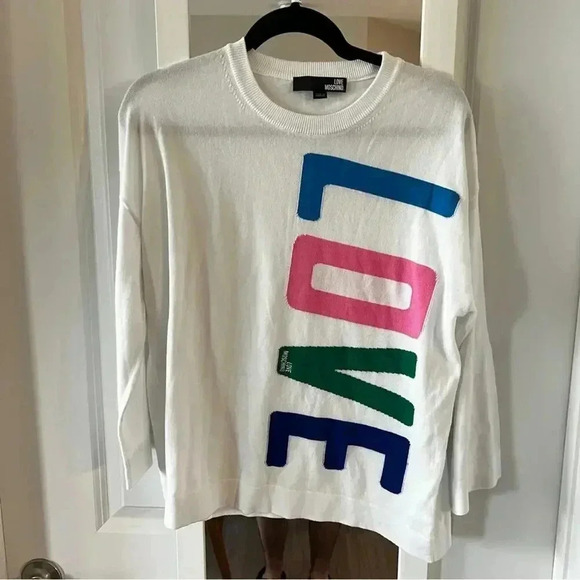 Love Moschino big love logo oversized jumper in white - Picture 5 of 9